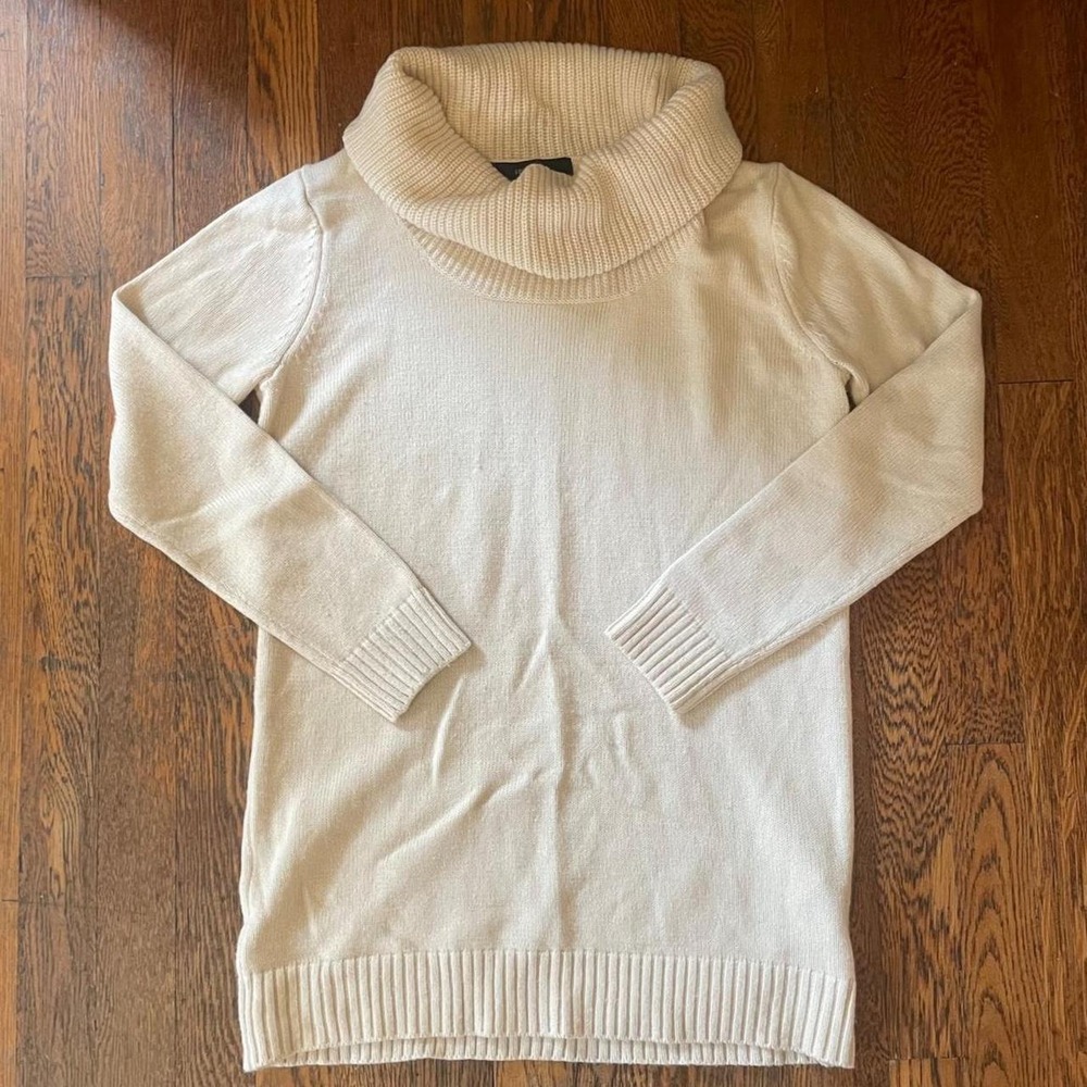 Forever 21 cream turtleneck sweater in a M